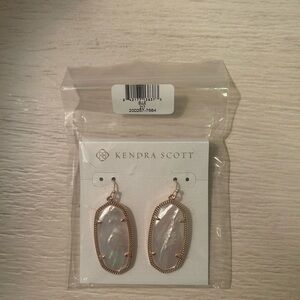 Kendra Scott Elle Gold Drop Earrings in Ivory Mother-of-Pearl